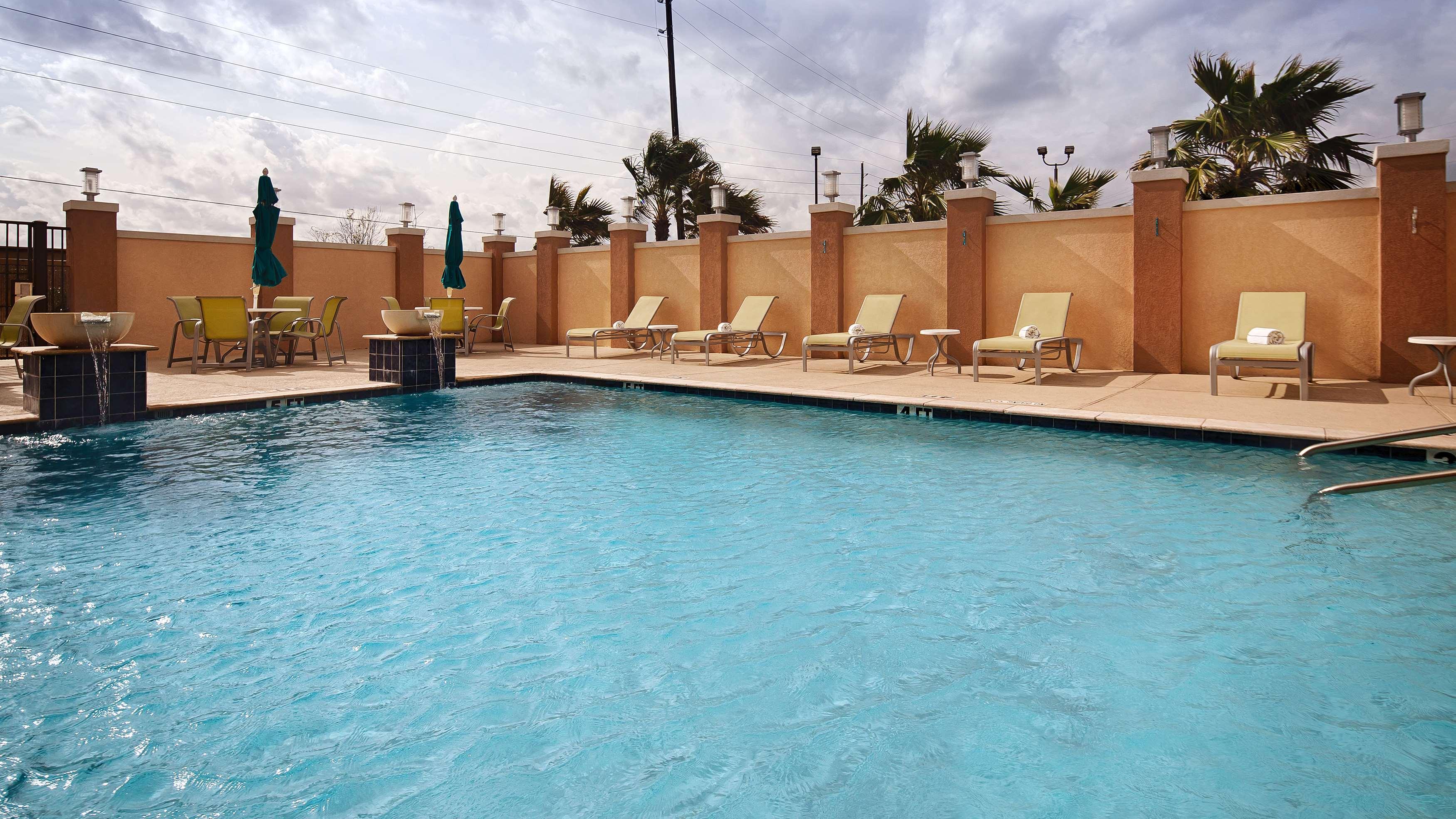 Best Western Premier Ashton Suites - Willowbrook Х'юстон Екстер'єр фото